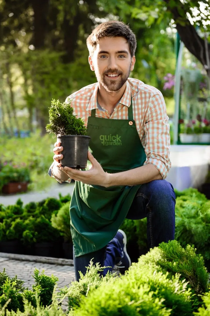 Gärtner mit Quick-Garden-Schürze